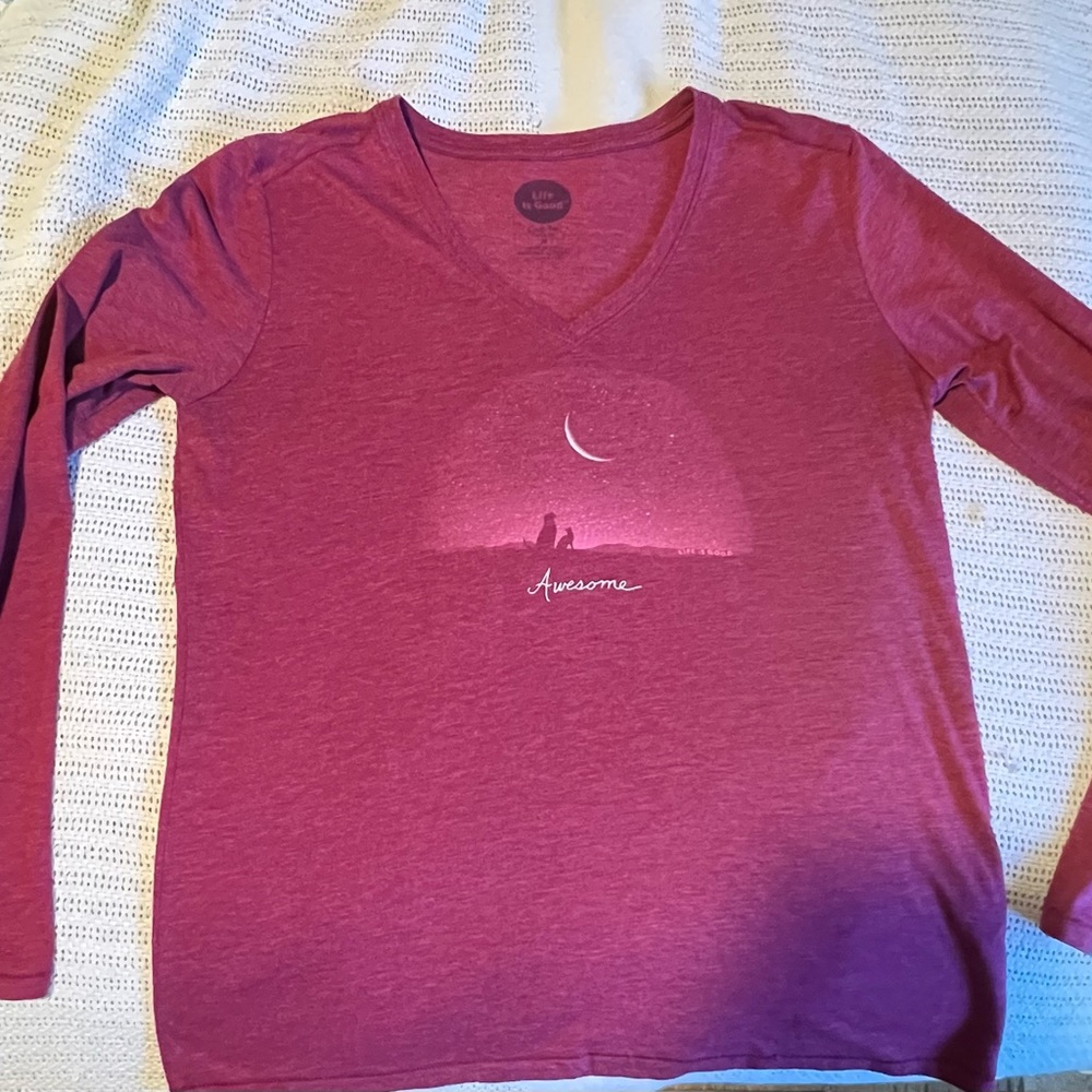 Life is Good Awesome cat & dog cool tee v-neck long sleeve. Like new.
